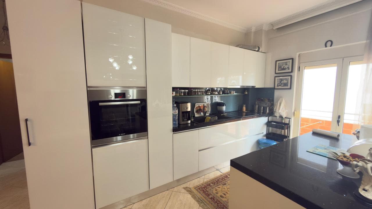 SHITET APARTAMENT 2+1 PRANE PORTIT, VLORE 2