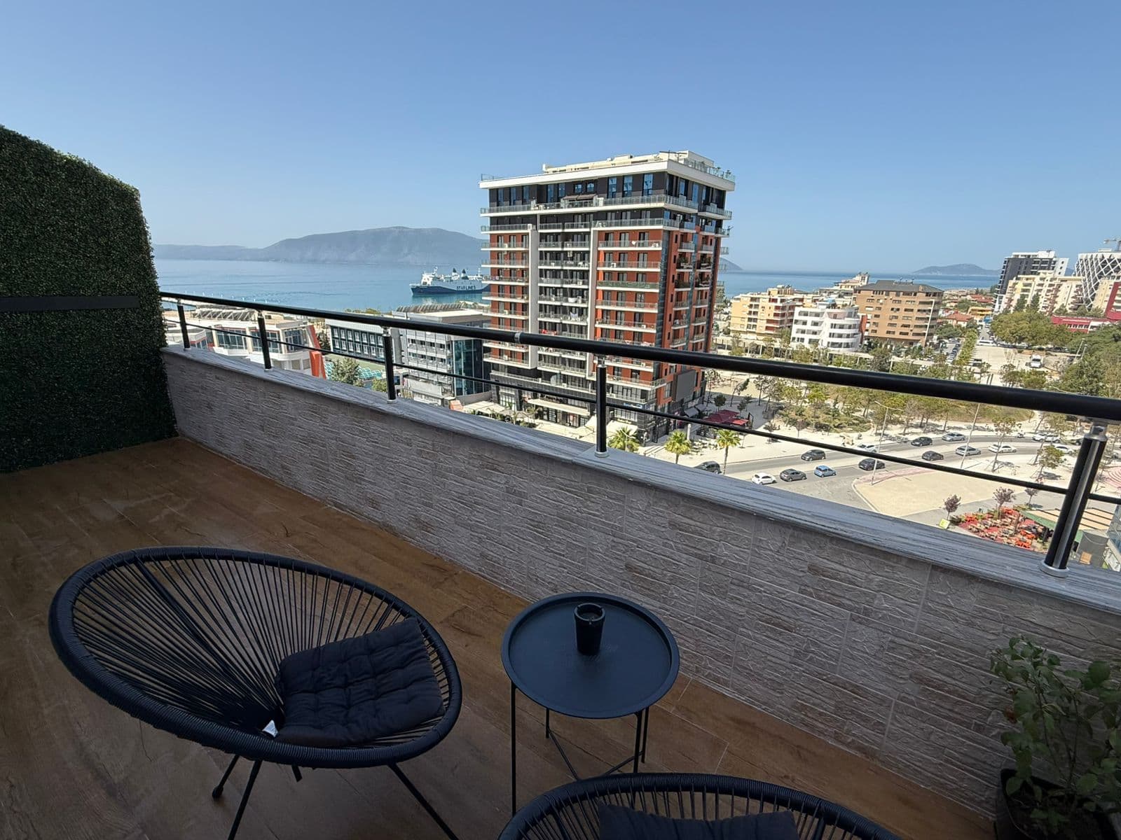 PENTHOUSE LUKSOZ 2+1 ME QERA NE LUNGOMARE, VLORE