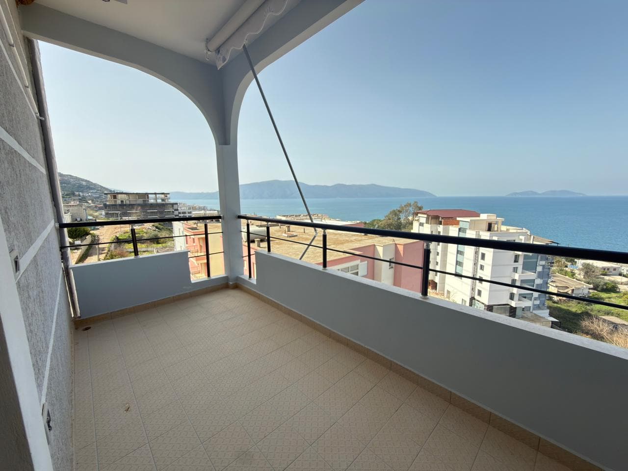 JEPET APARTAMENT 1+1 ME QERA – UJI I FTOHTE, VLORE