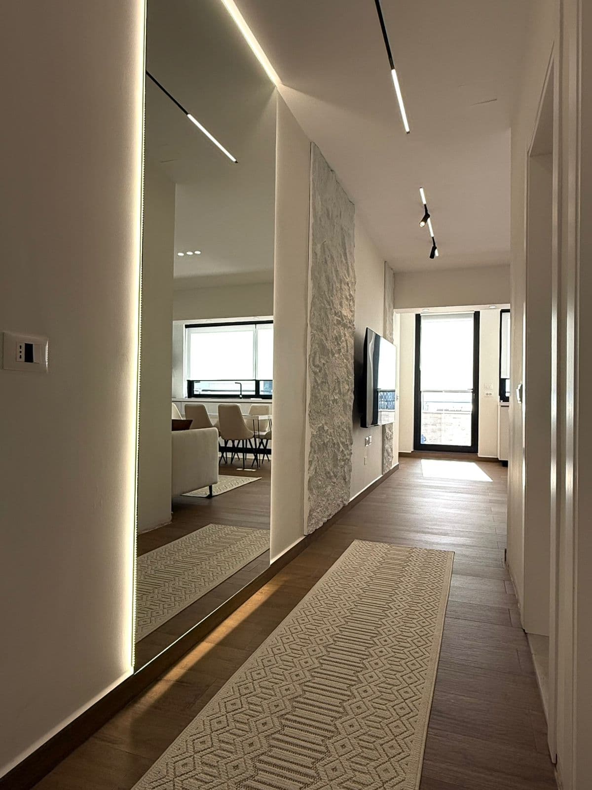 PENTHOUSE LUKSOZ 2+1 ME QERA NE LUNGOMARE, VLORE 2