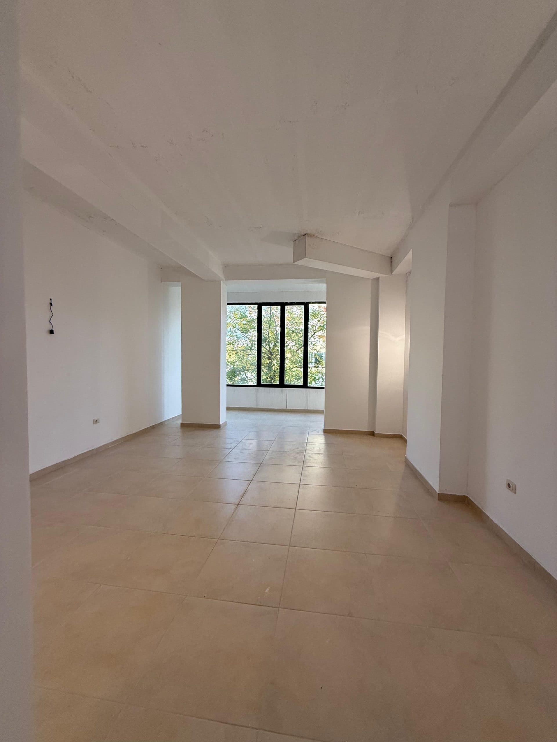 AMBJENT BIZNESI ME QERA – STADIUMI FLAMURTARI, VLORË 2