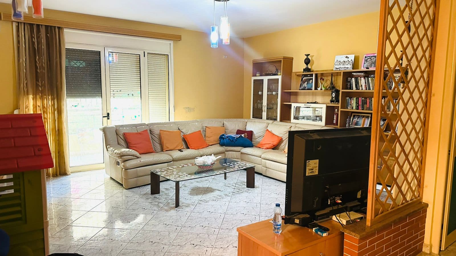 SHITET APARTAMENT 3+1+2 NE BULEVARDIN VLORE-SKELE 2