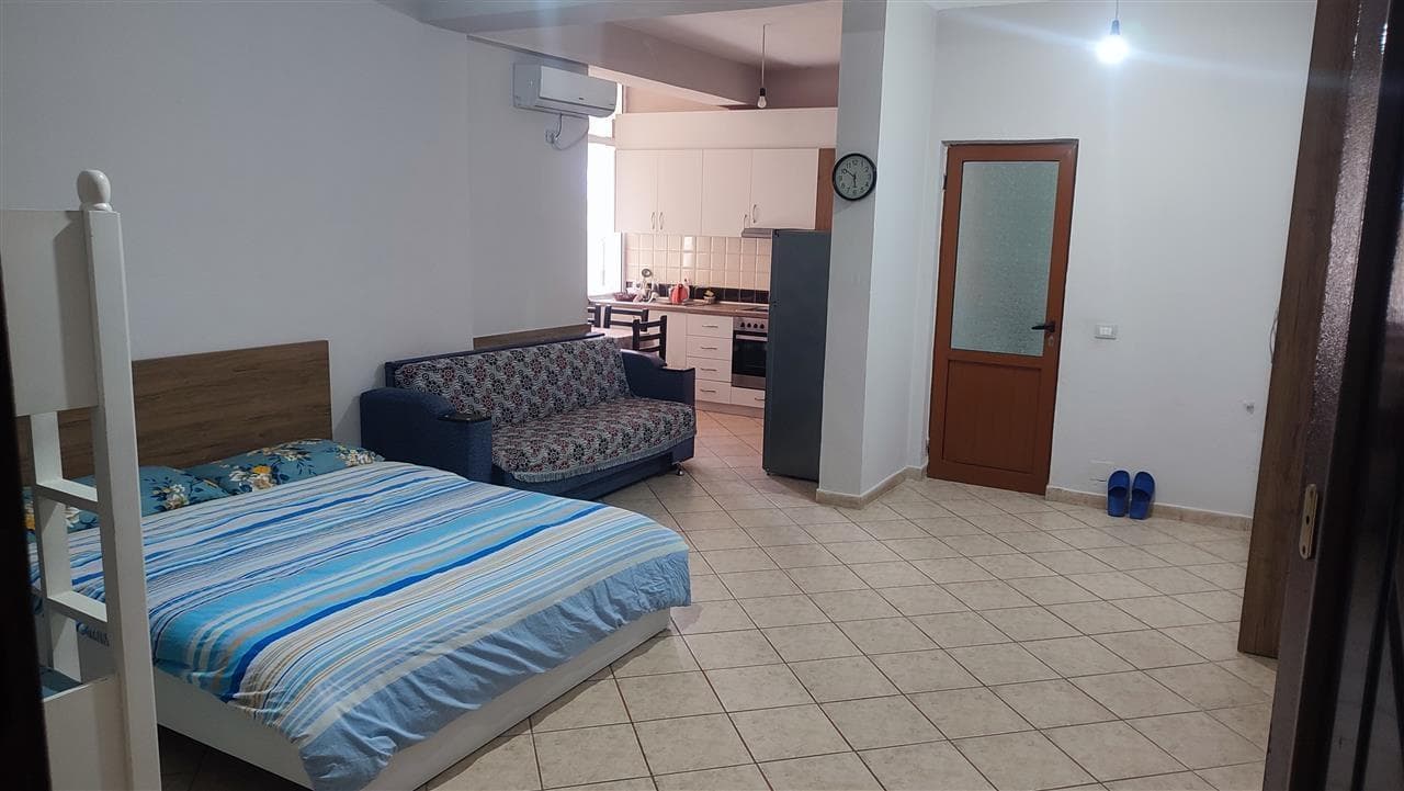 SHITET STUDIO NE LUNGOMARE, VLORE