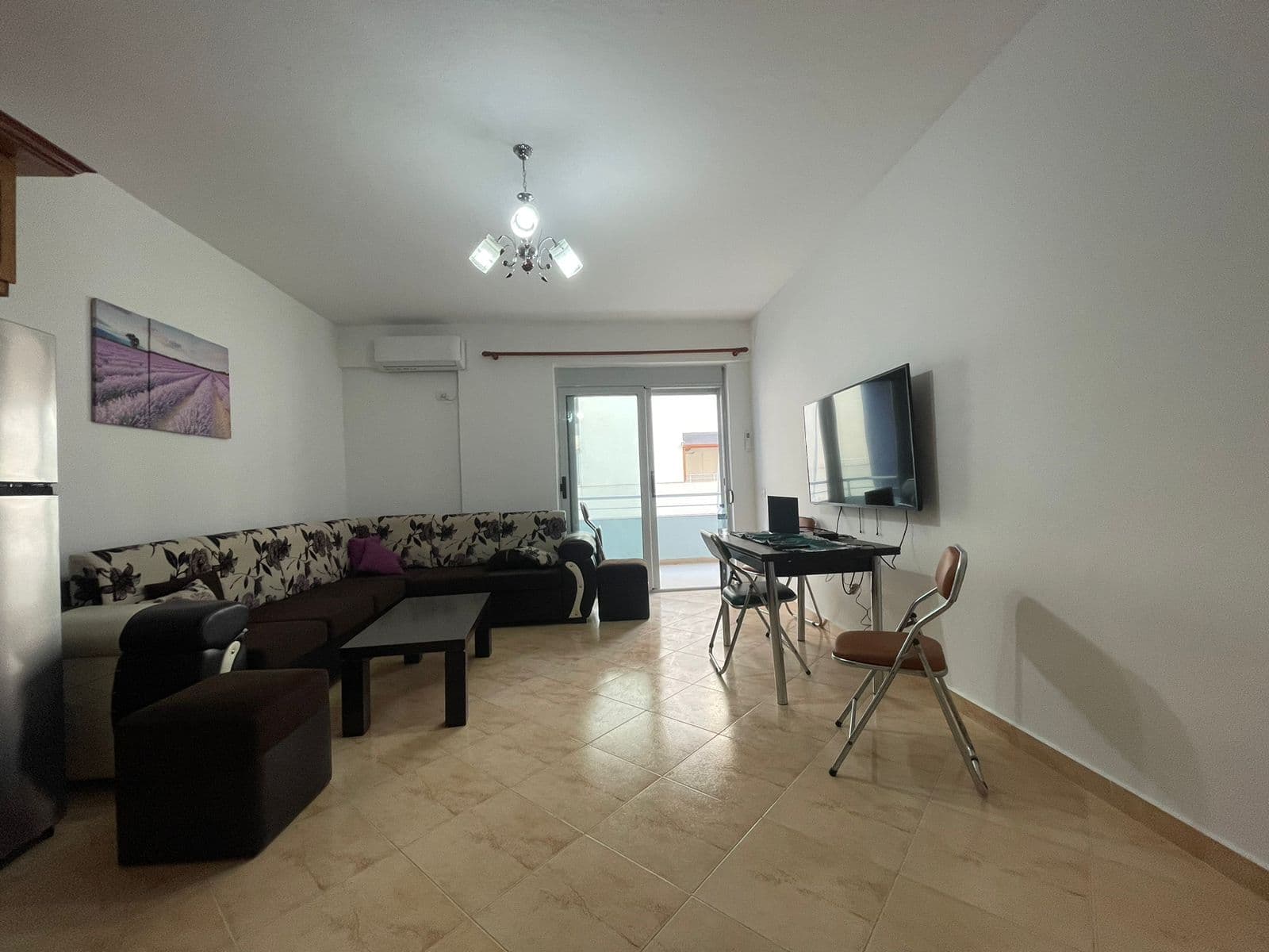 SHITET APARTAMENT 2+1 ME PAMJE ANESORE DETI NE LUNGOMARE, VLORE 3