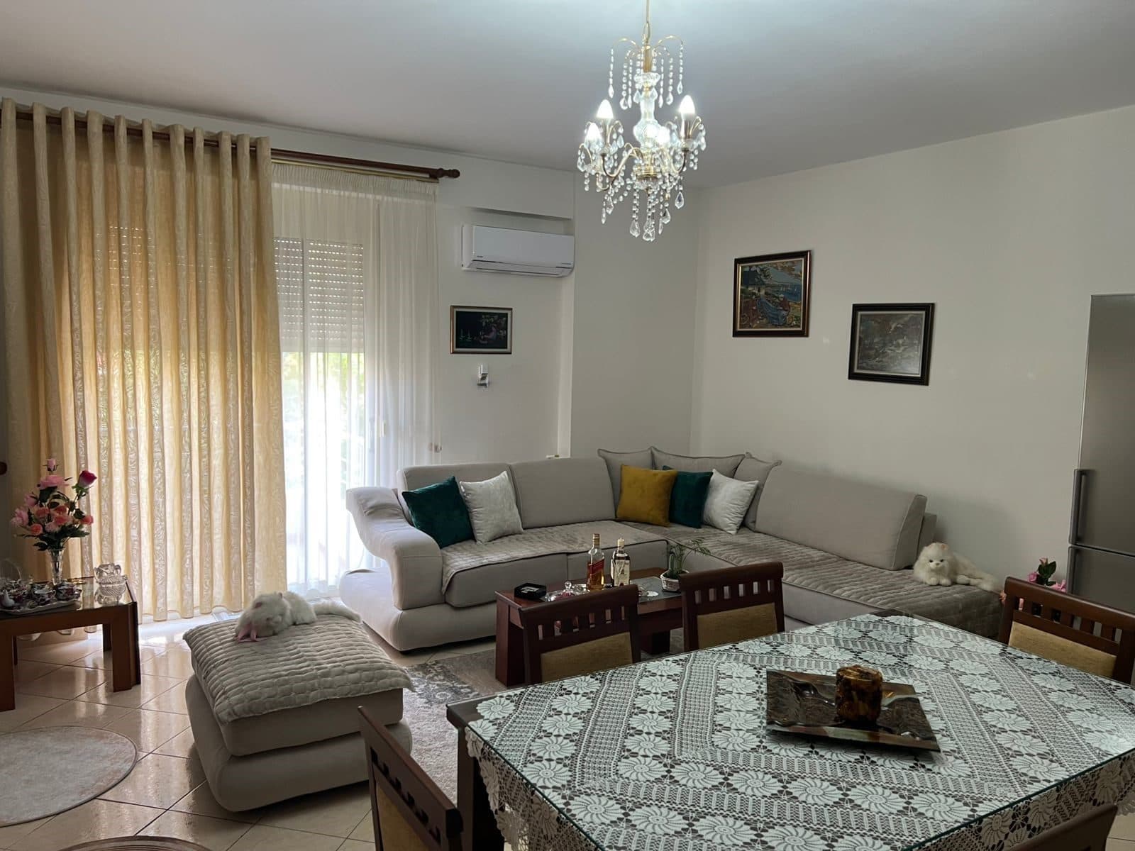 APARTAMENT 2+1 ME VERANDE PRANE PORTIT, VLORE 3