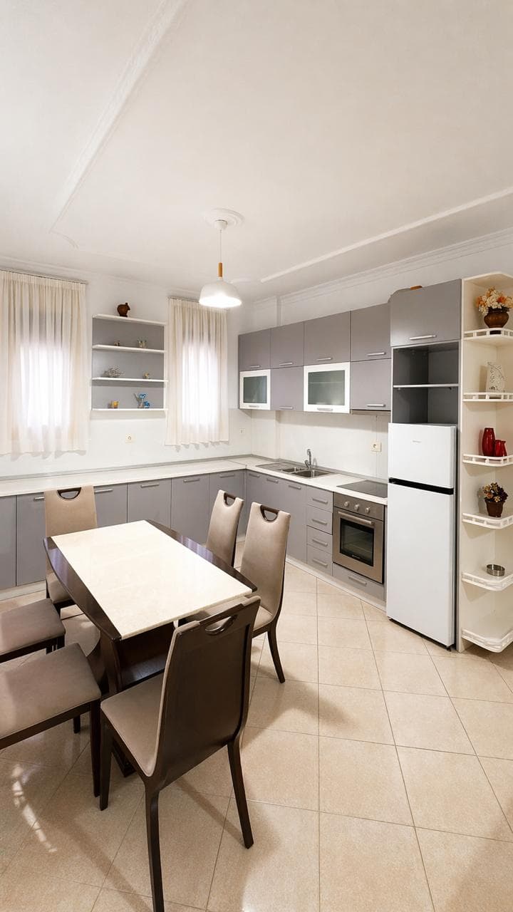 APARTAMENT 2+1 ME PAMJE DETI ME QERA NE LUNGOMARE, VLORE 4