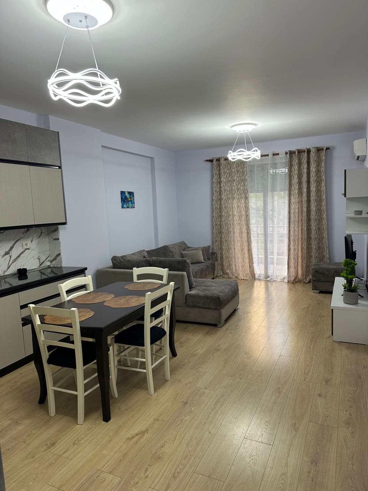 APARTAMENT 2+1+2 ME QERA AFATGJATE NE VLORE-SKELE 2