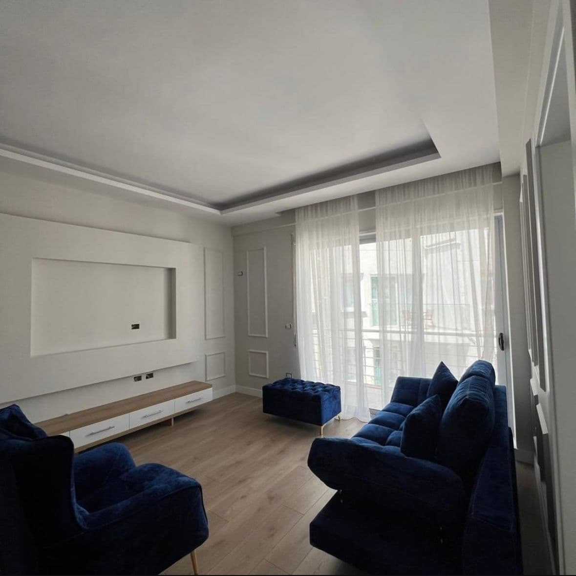 SHITET APARTAMENT 2+1 NE LUNGOMARE, VLORE 2