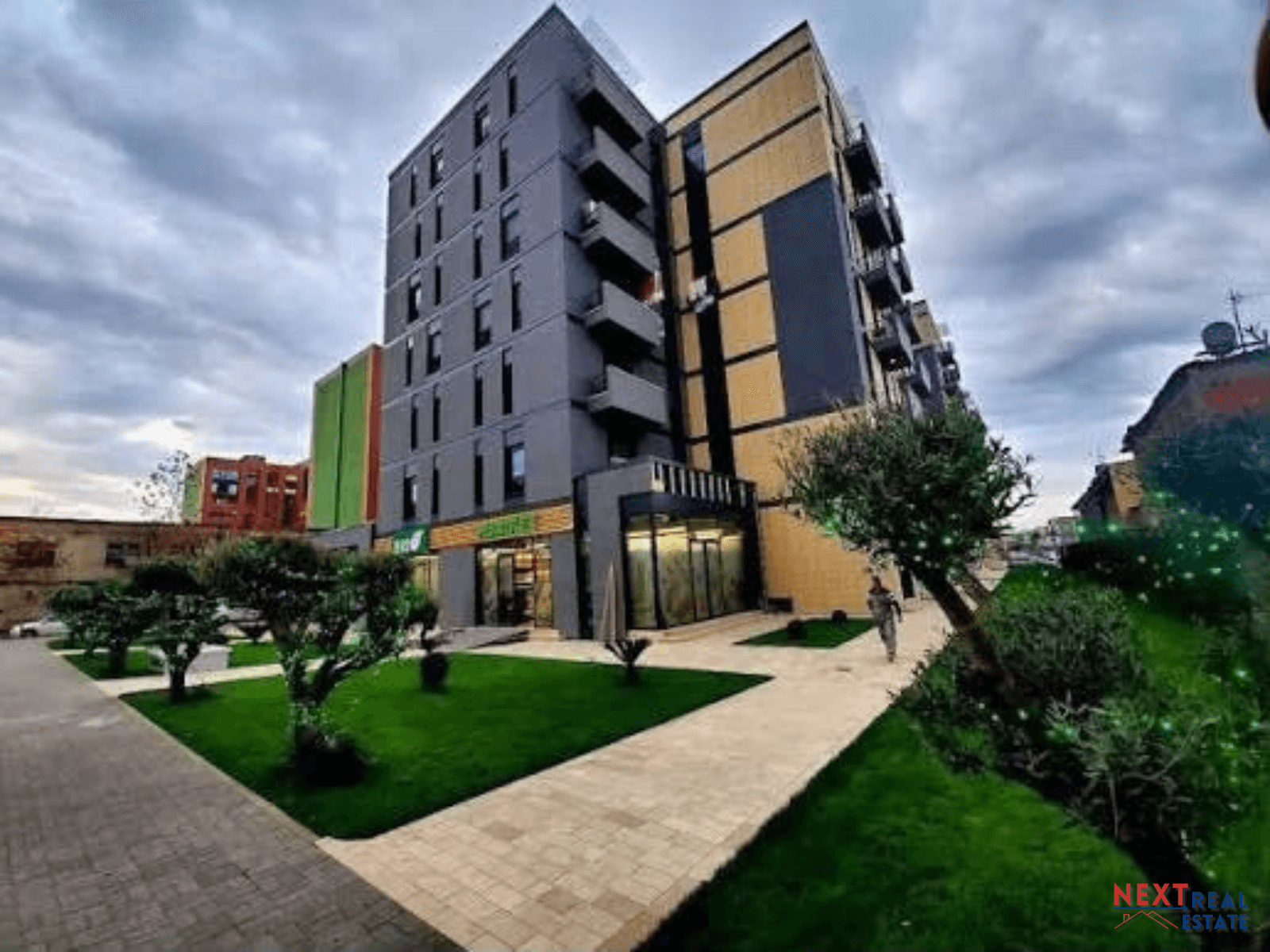 JEPET ME QERA POST PARKIMI – QUARTUM RESIDENCE, TIRANË 3