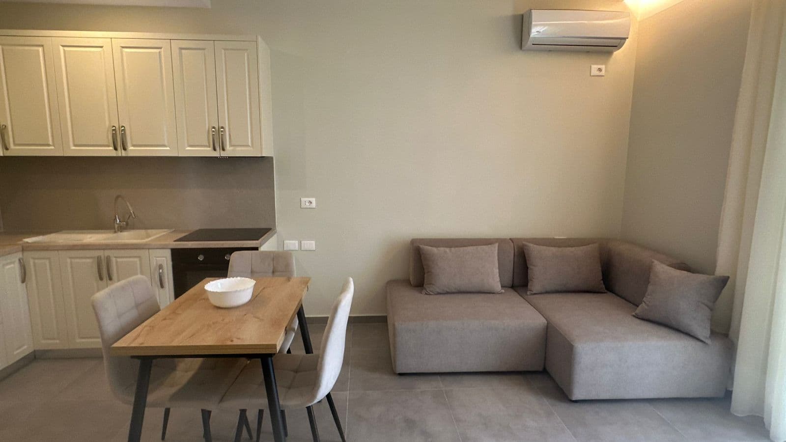 JEPET ME QERA APARTAMENT 1+1 NE KATIN E DYTE TE NJE SHTEPIE PRIVATE NE VLORE 2