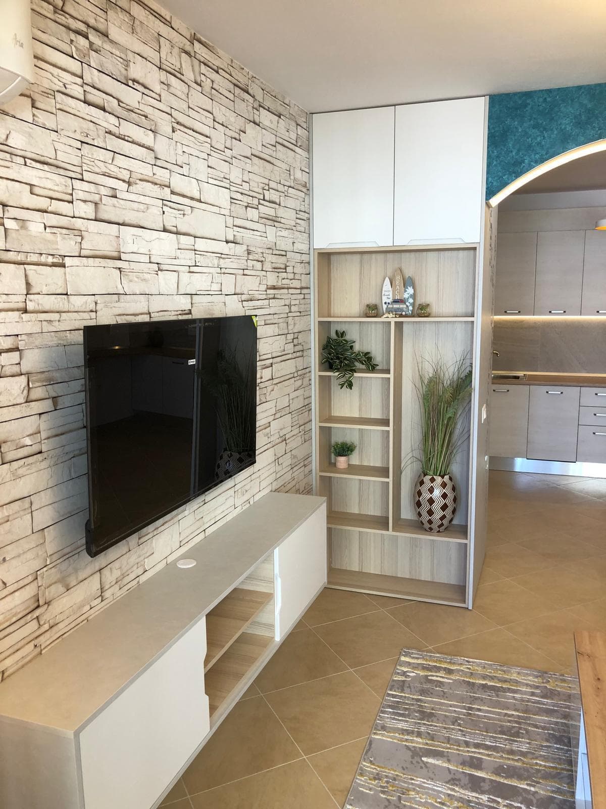 SHITET APARTAMENT 1+1 ME PAMJE DETI - UJI I FTOHTË, VLORË 4