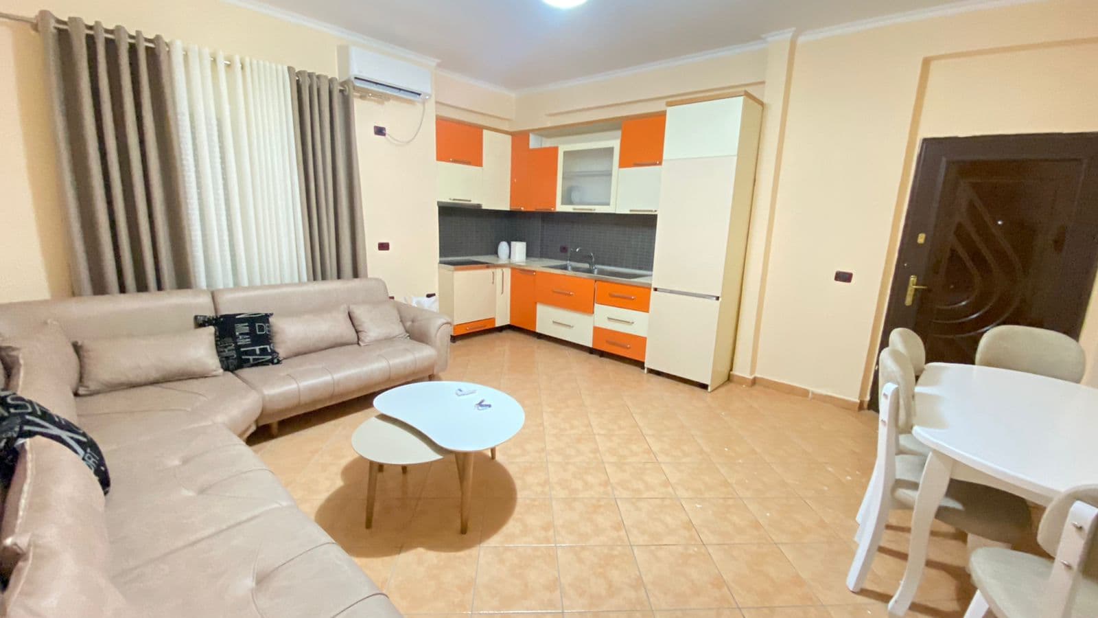 JEPET ME QERA AFATGJATE APARTAMENT 1+1 NE LUNGOMARE, VLORE 2