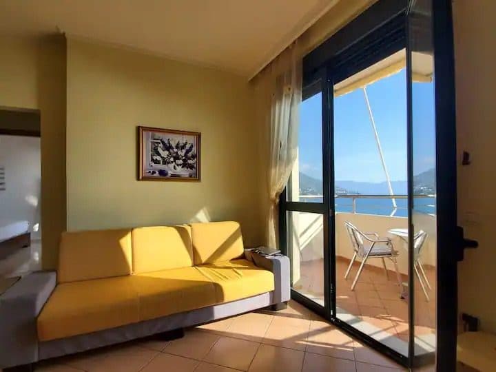 JEPET ME QERA AFATGJATE APARTAMENT 2+1 ME PAMJE DETI NE LUNGOMARE, VLORE 3