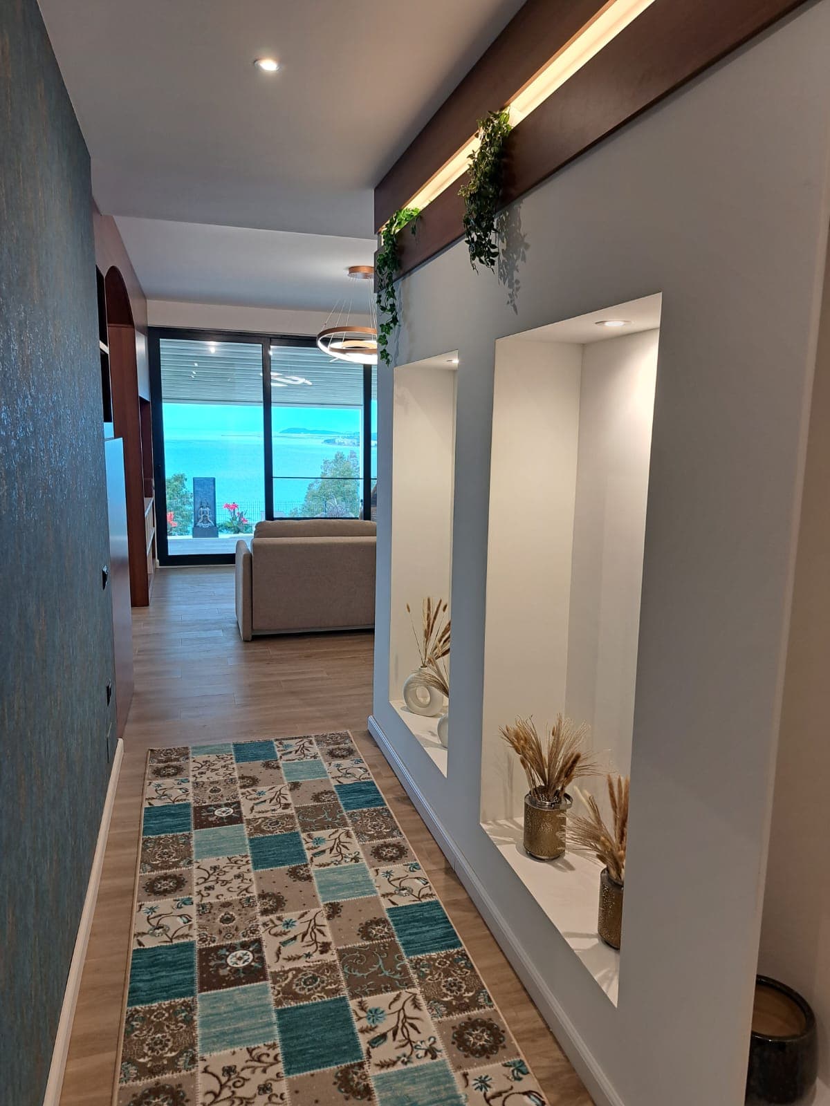 APARTAMENT LUKSOZ ME TARRACË PANORAMIKE DHE PAMJE MAHNITËSE DETI 4