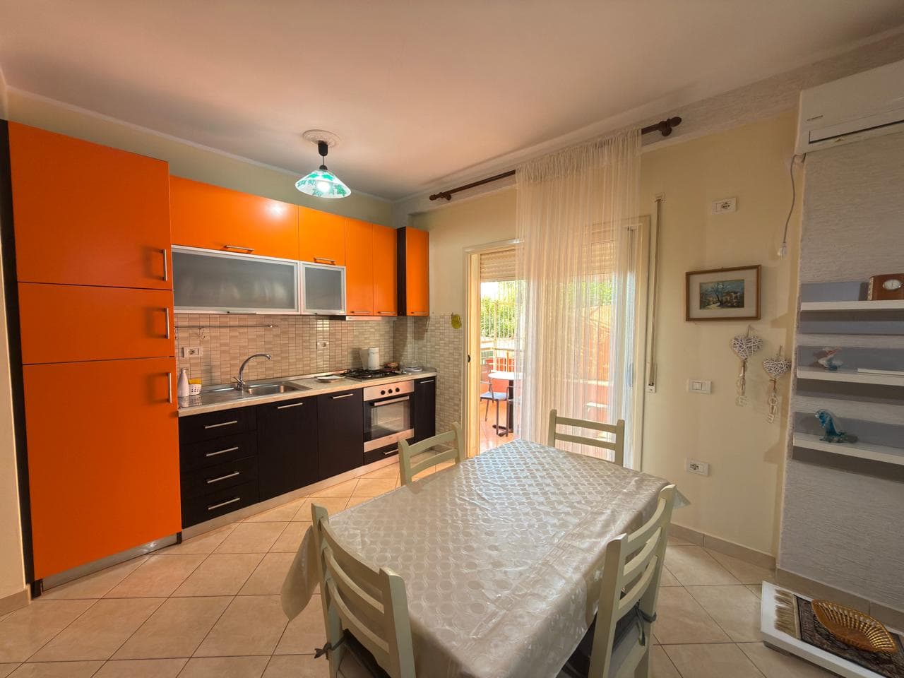 JEPET ME QERA AFATGJATE APARTAMENT 1+1 NE VLORE 3