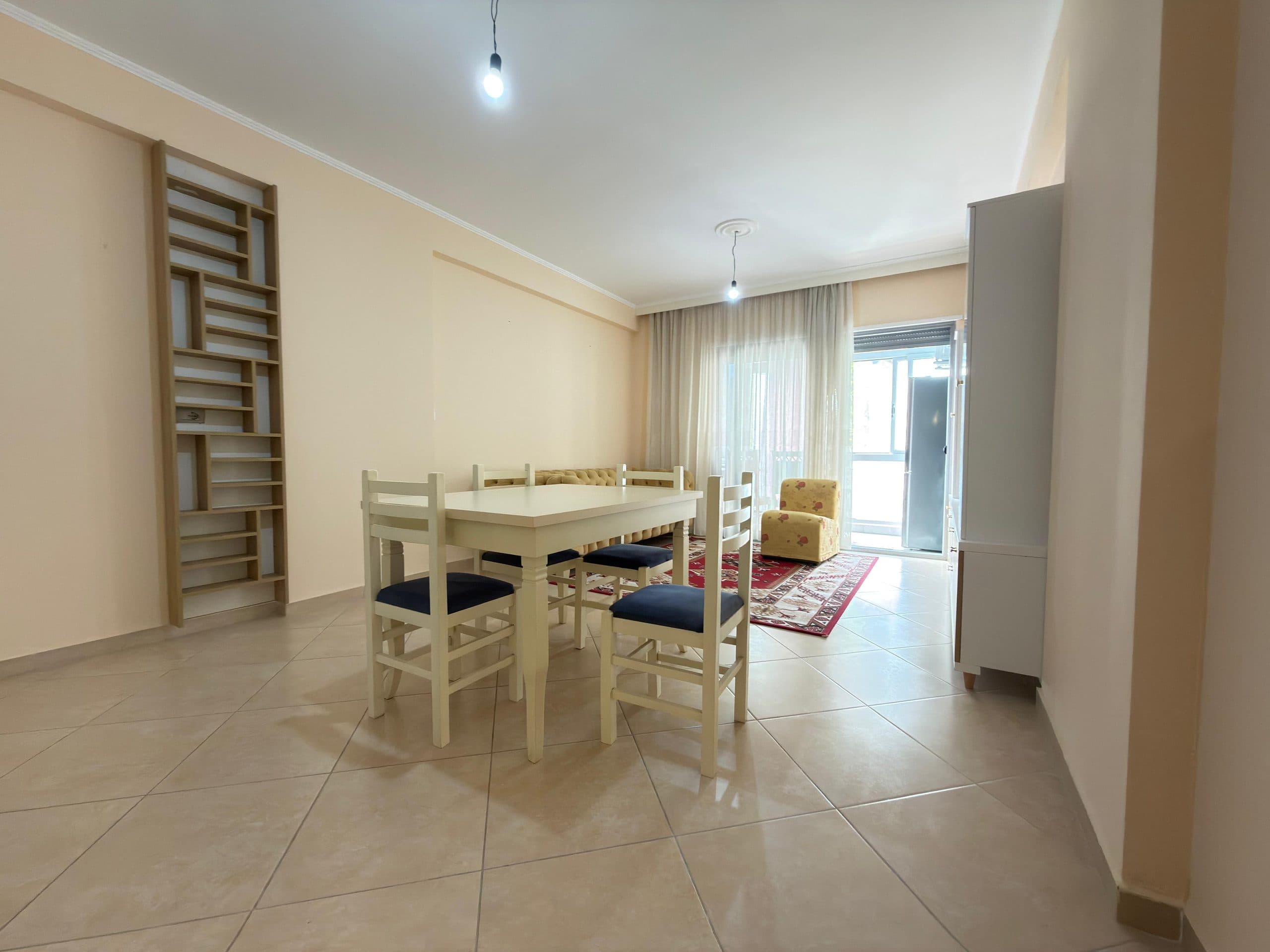 APARTAMENT 2+1+2 ME QERA AFATGJATE NE VLORE-SKELE 3