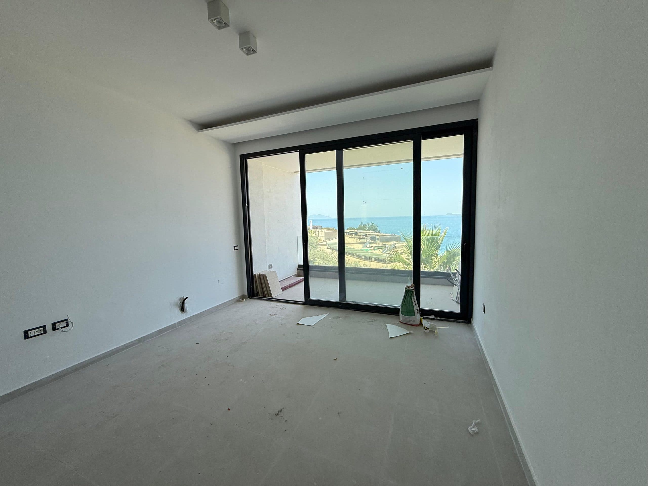 SHITET APARTAMENT 2+1+2 ME PAMJE BALLORE DETI NE REZIDENCEN “SOL”, VLORE 4