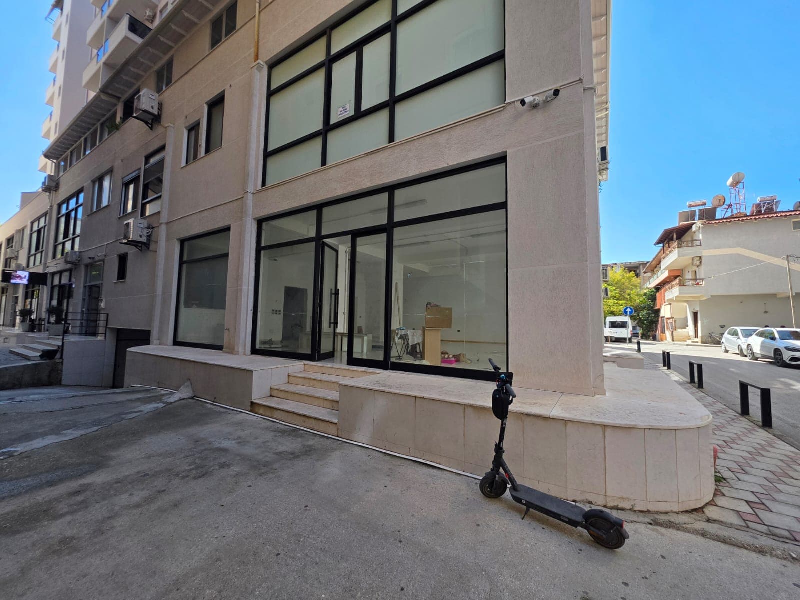 SHITET DYQAN NË BULEVARDIN ISMAIL QEMALI, VLORË