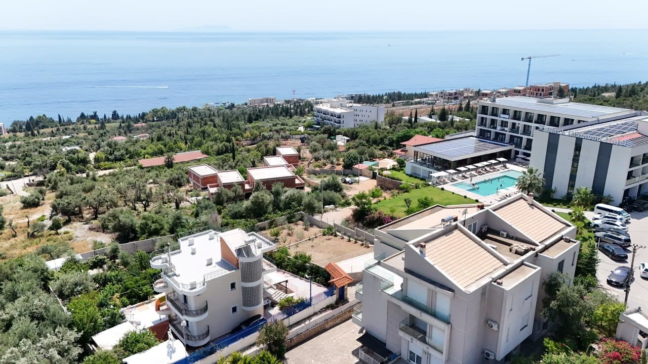 SHITET APARTAMENT 1+1 & POST PARKIMI, ME PAMJE NGA DETI NË SHITJE NË DHËRMI
