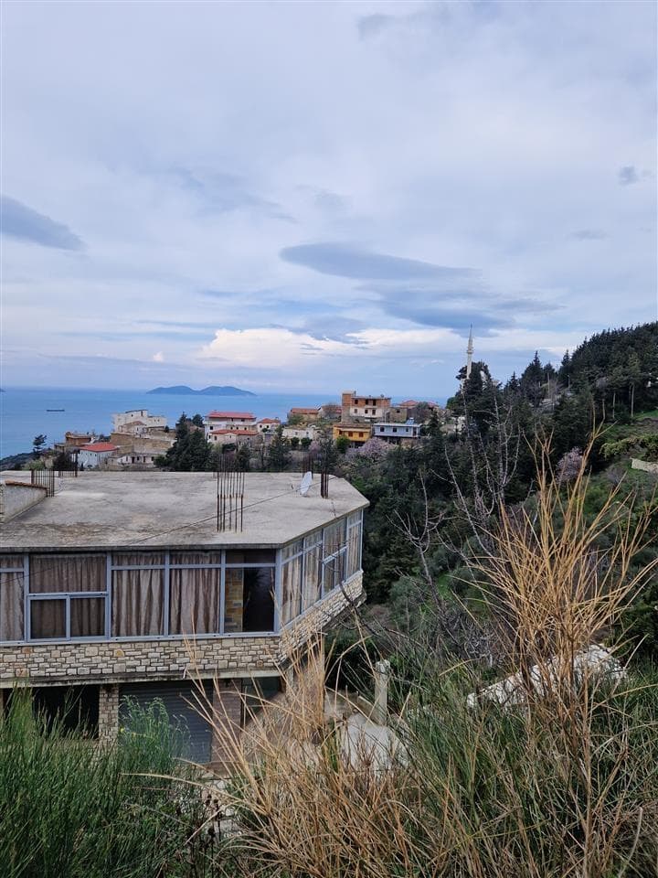 TOKË + SHTËPI E VJETËR NË KANINË 3