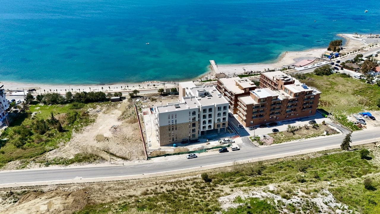 APARTAMENT 1+1 NE REZIDENCËN “KAMARÉ” – PERLA E RE E RIVIERËS SHQIPTARE & MUNDËSI E SIGURT INVESTIMI