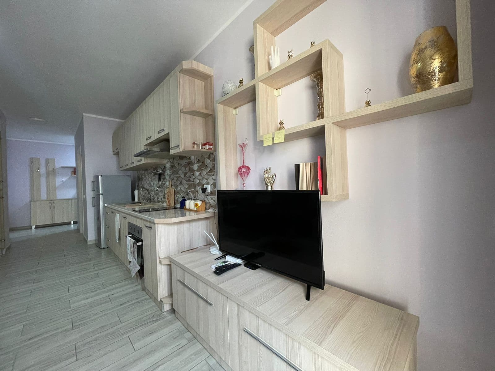 JEPET ME QERA AFATGJATE APARTAMENT 1+1 NE LUNGOMARE, VLORE 3