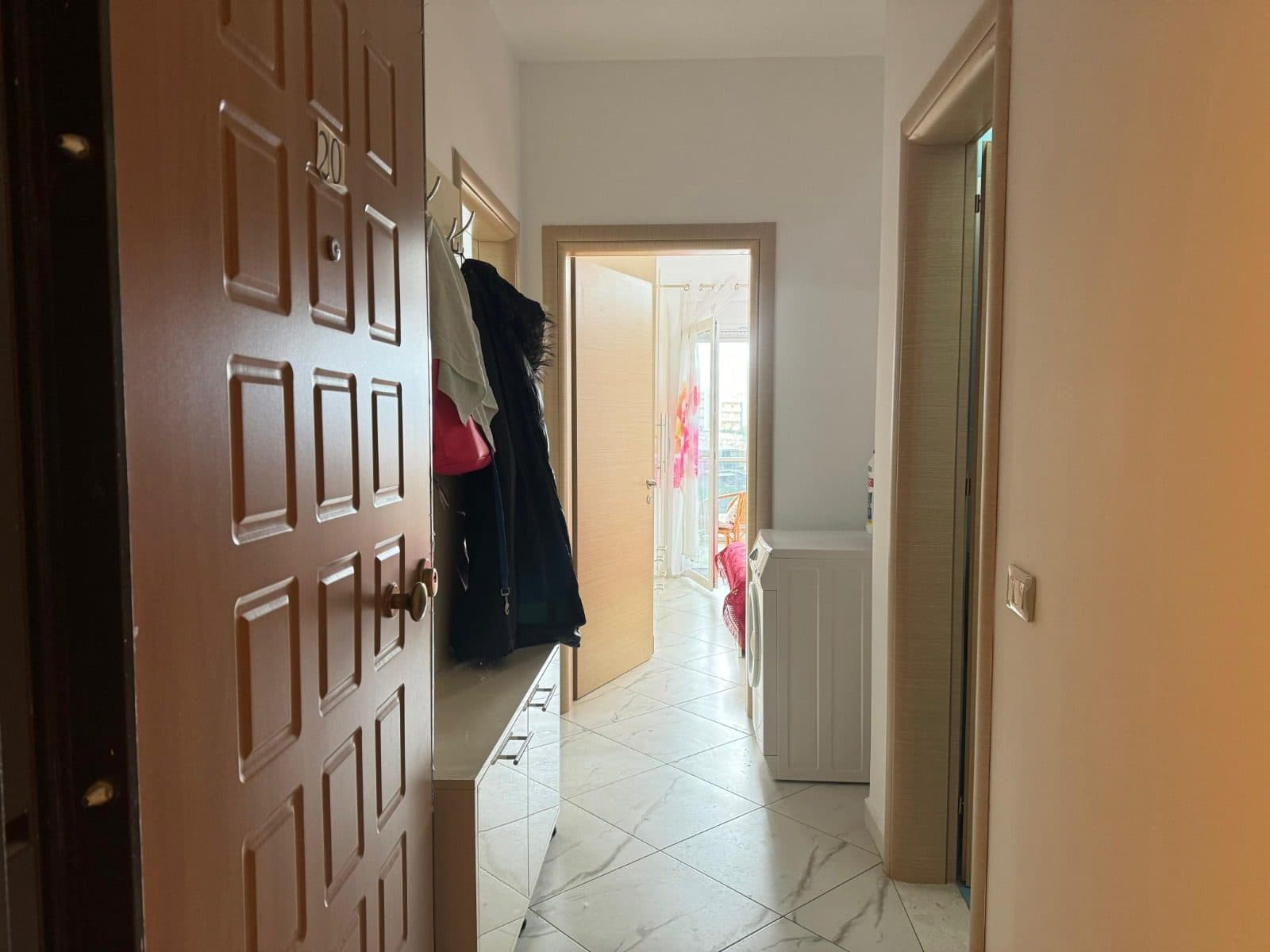 ULJE CMIMI!! SHITET APARTAMENT 1+1 ME PAMJE BALLORE DETI NE UJE TE FTOHTE, VLORE 2