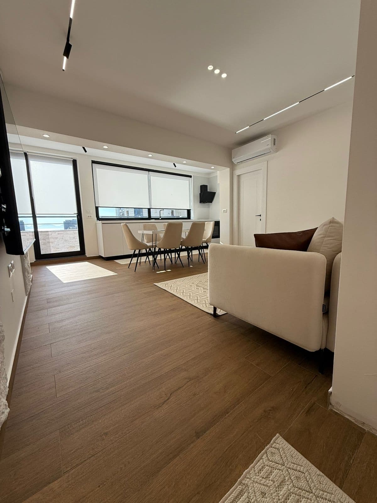 PENTHOUSE LUKSOZ 2+1 ME QERA NE LUNGOMARE, VLORE 4