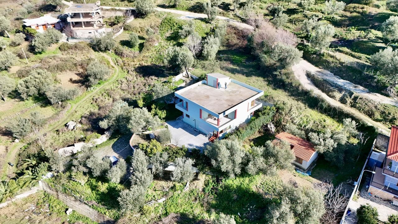 VILË NË SHITJE – KUZUM BABA, VLORË!!