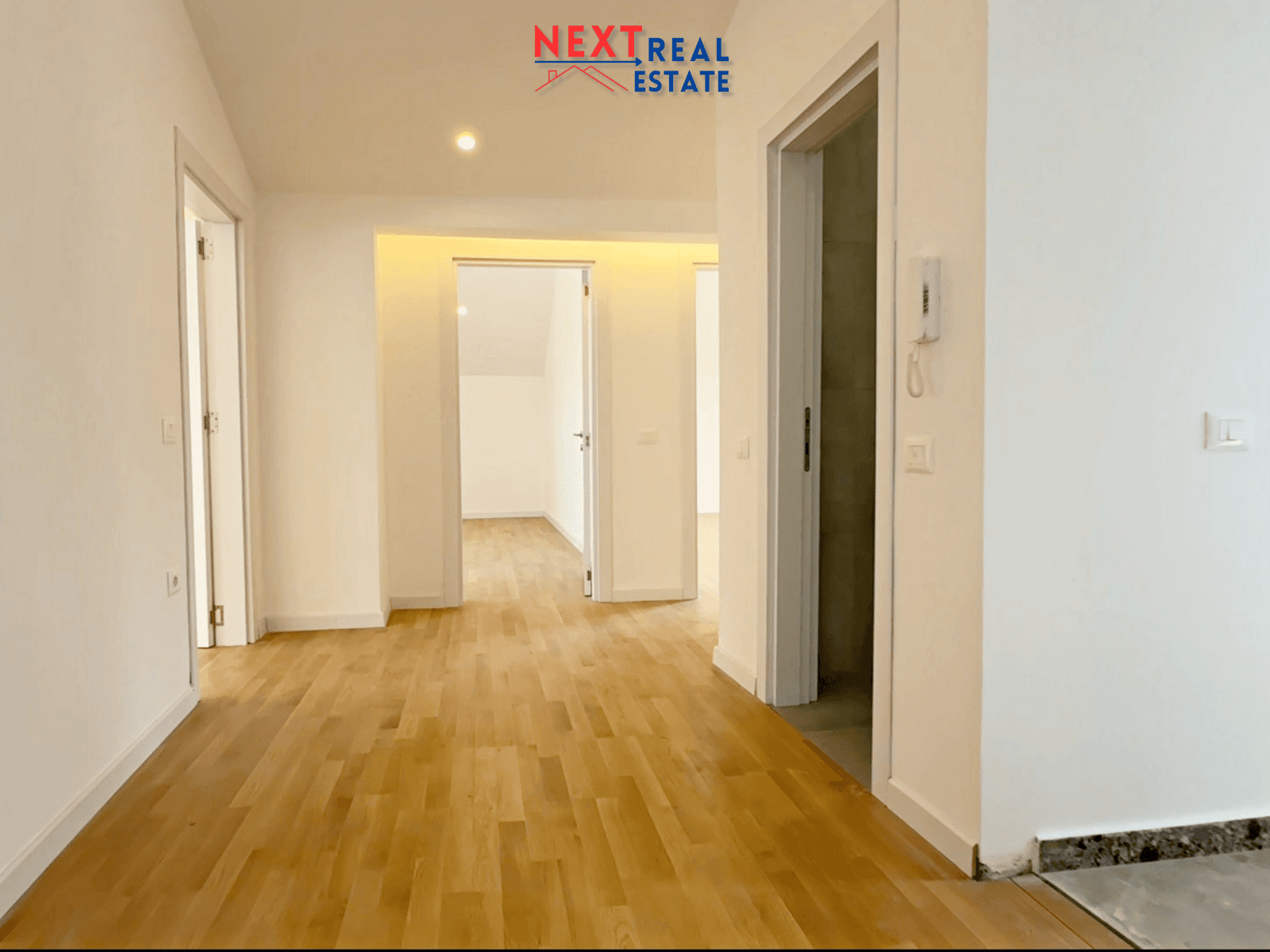 APARTAMENT PËR SHITJE – NË ZEMËR TË TIRANËS, ME HYRJE PRIVATE! 3