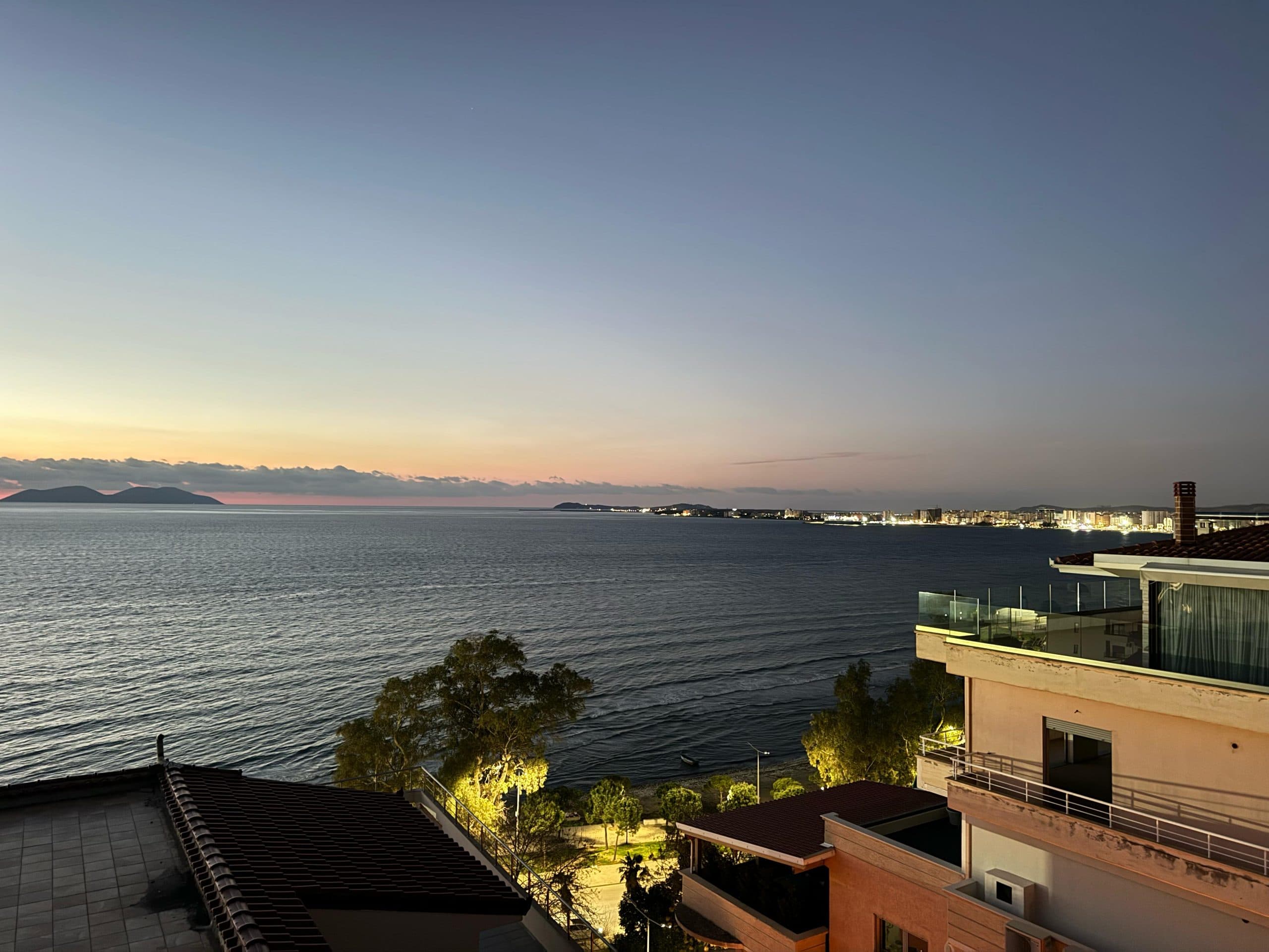 OKAZION!! SHITET APARTAMENT ME PAMJE TE PLOTE DETI NE UJE TE FTOHTE, VLORE
