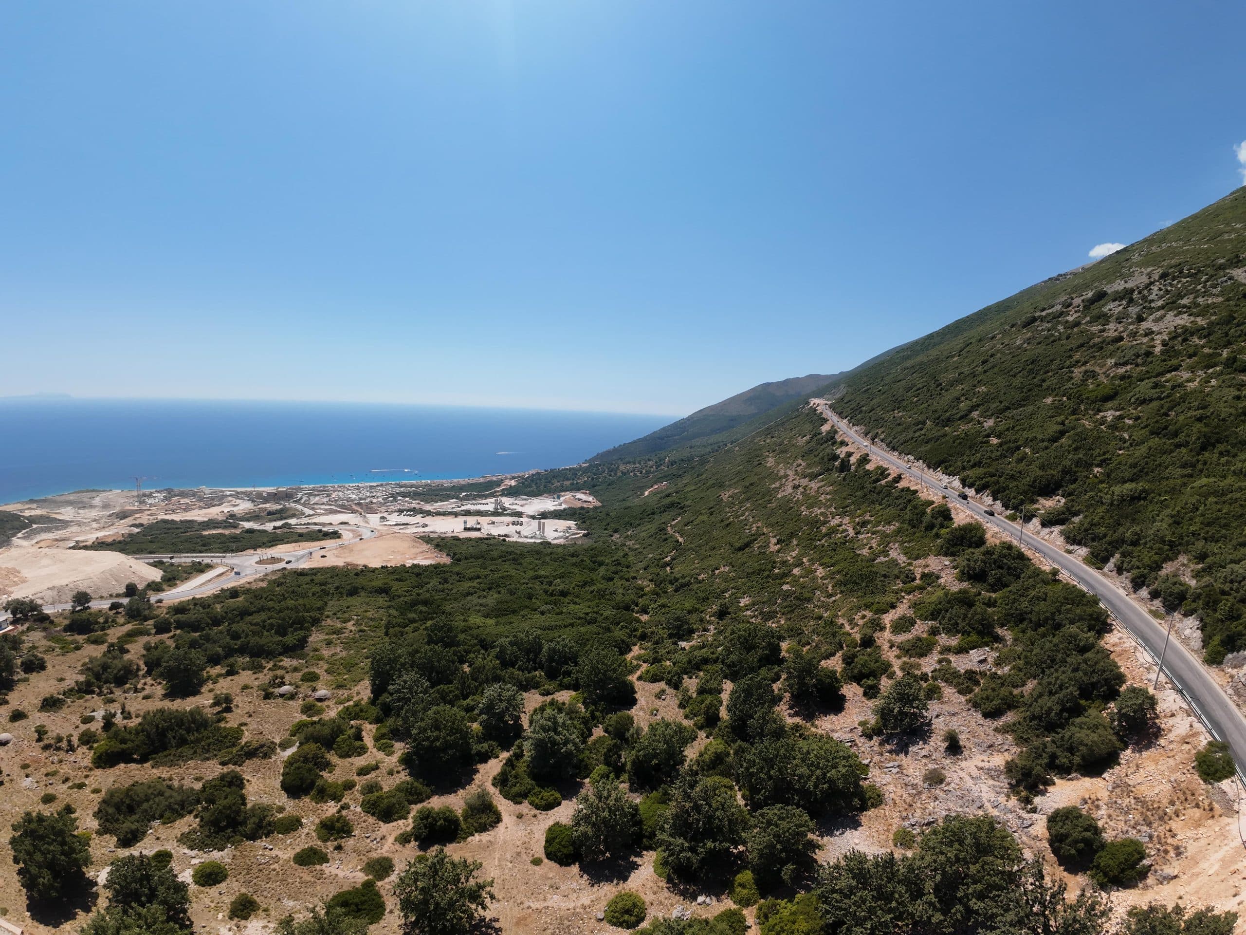 TOKE NE SHITJE – PALASË, KODER, ME PAMJE MAGJEPSËSE DETI DHE MBI GREEN COAST 1 & 2 2