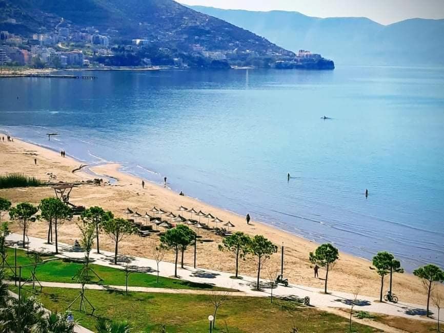 JEPET ME QERA AFATGJATE APARTAMENT 2+1 ME PAMJE DETI NE LUNGOMARE, VLORE