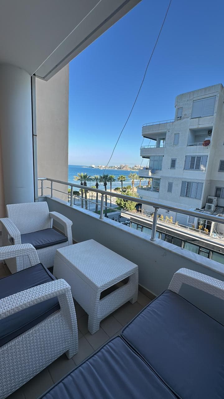 APARTAMENT 2+1 ME PAMJE DETI ME QERA NE LUNGOMARE, VLORE