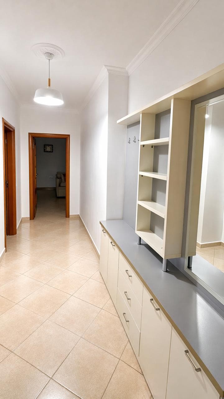 APARTAMENT 2+1 ME PAMJE DETI ME QERA NE LUNGOMARE, VLORE 2