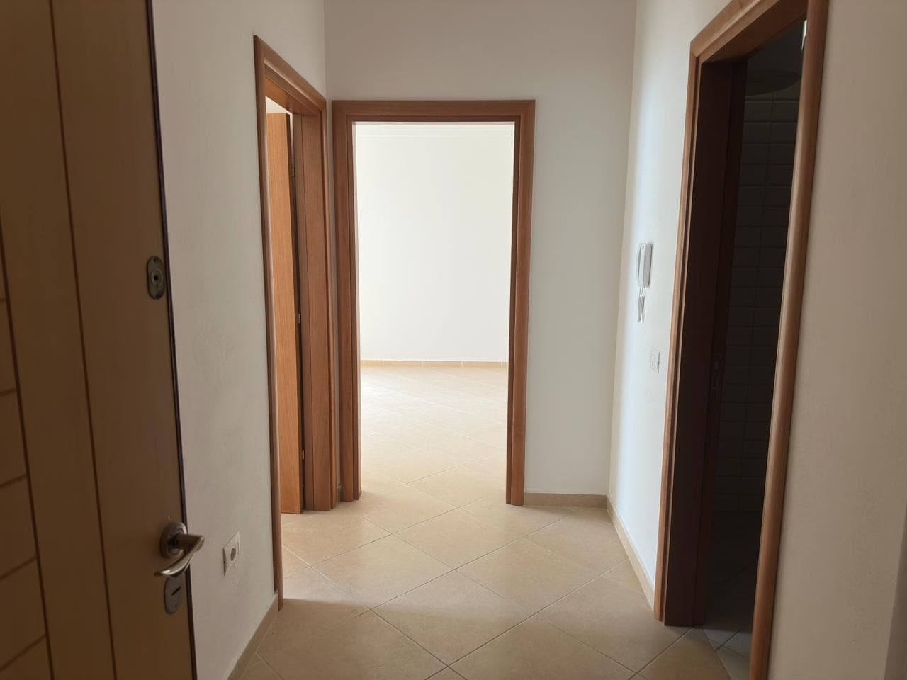 APARTAMENT 1+1 NE LUNGOMARE, VLORE 2