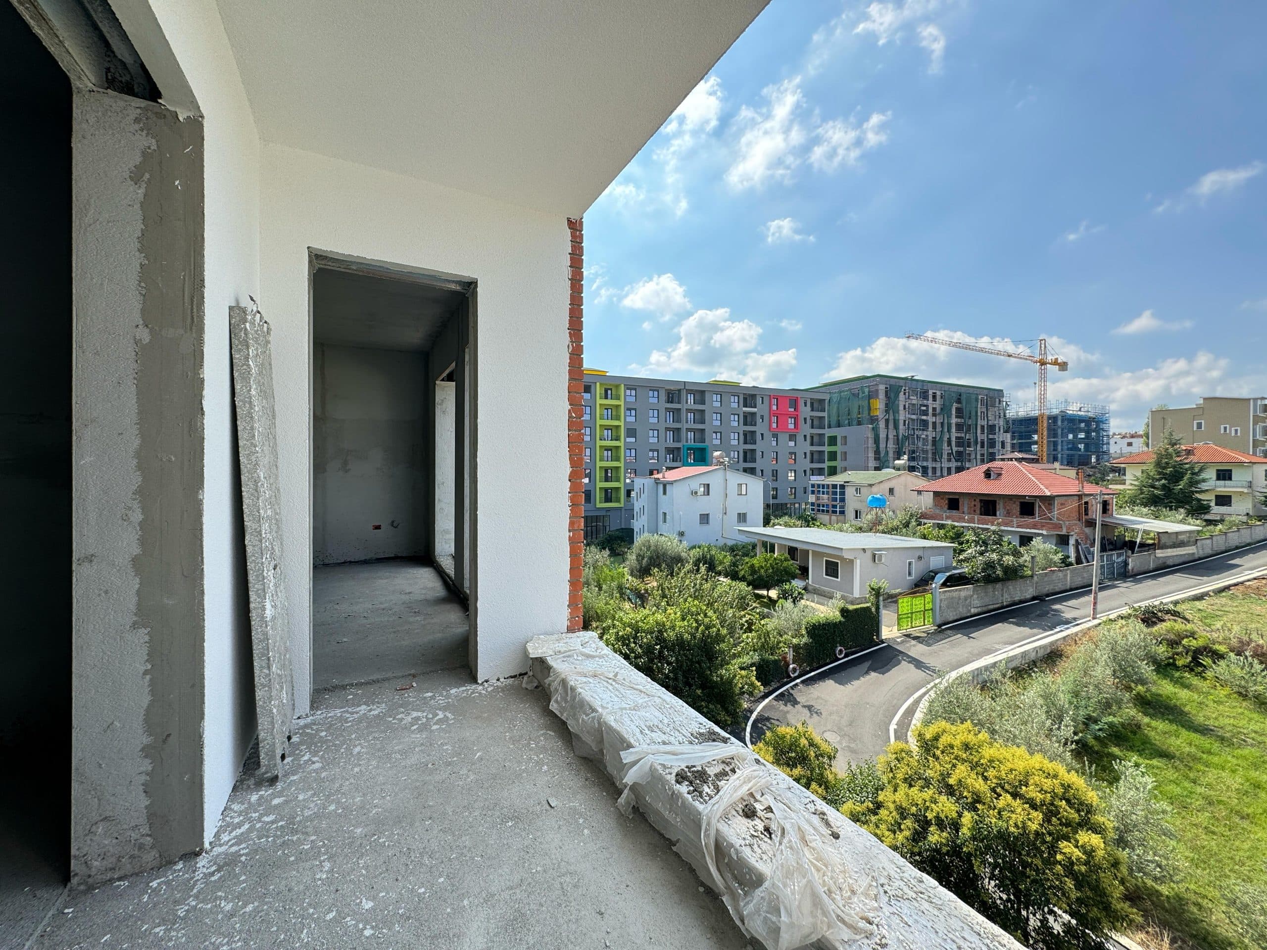 SHITET APARTAMENT 2+1 NE RINGSIDE RESIDENCES, PASKUQAN