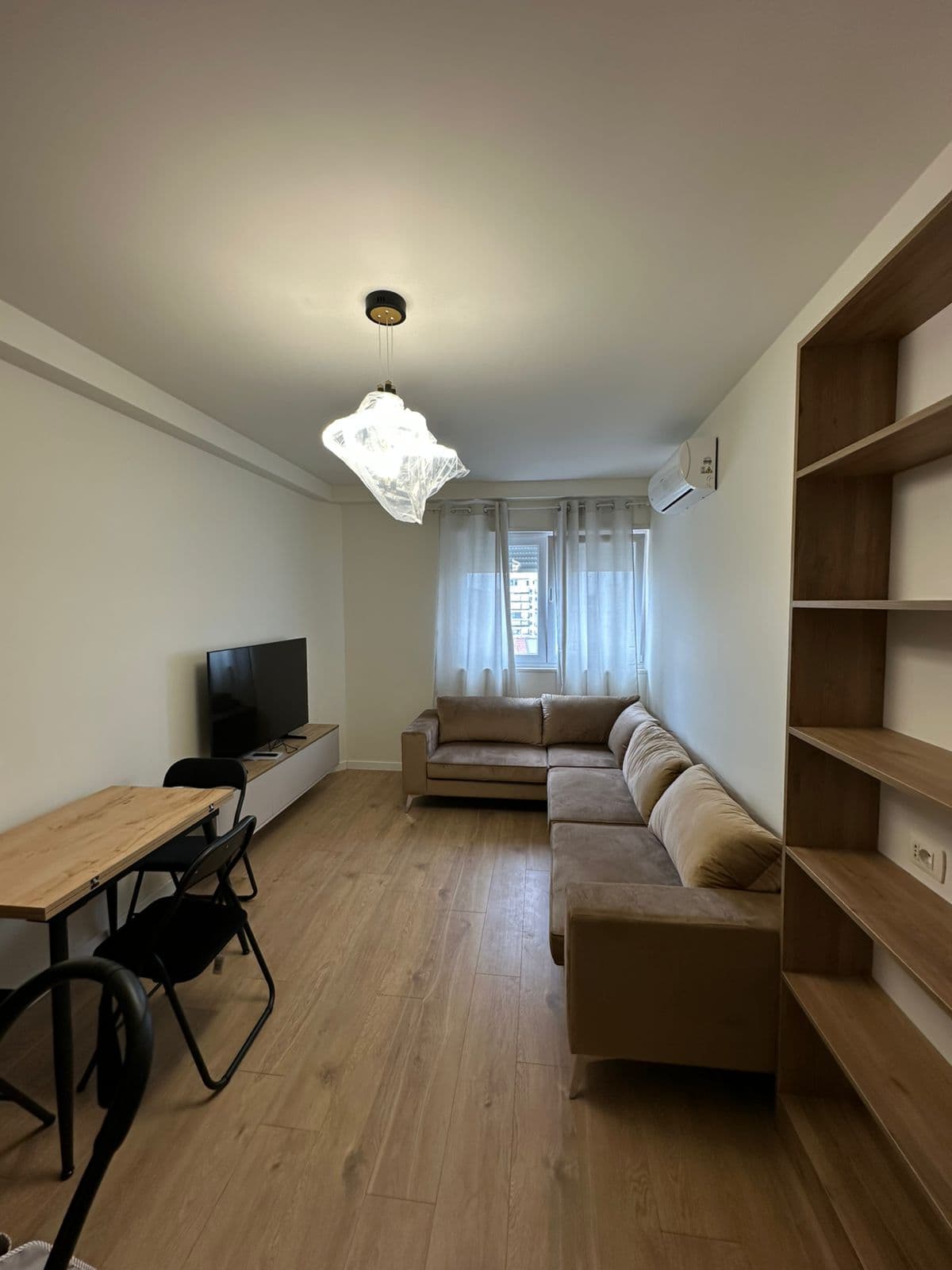 JEPET ME QERA AFATGJATE APARTAMENT 2+1 PRANE KAFE FLORA, TIRANE 2