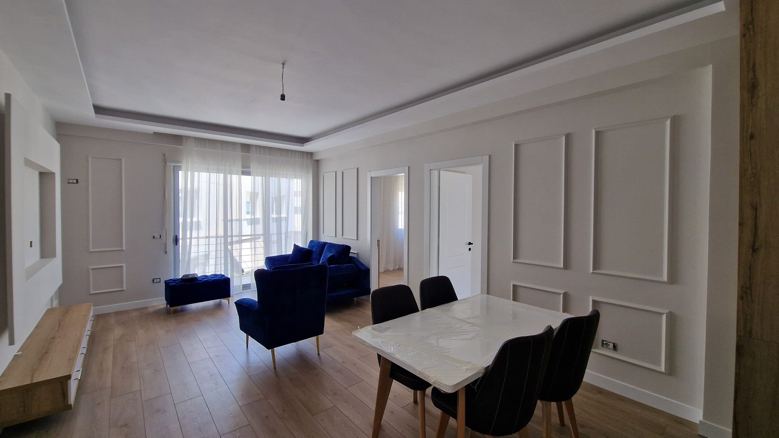 SHITET APARTAMENT 2+1 NE LUNGOMARE, VLORE 3