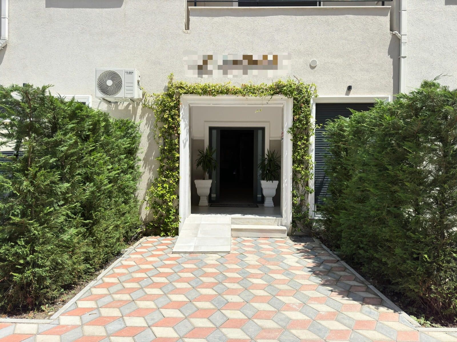 SHITET APARTAMENT 2+1 NE LUNGOMARE, VLORE