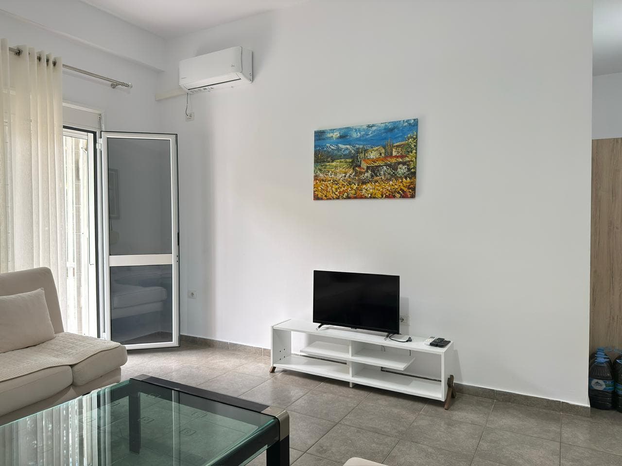 APARTAMENT ME QERA AFATGJATE 1+1 – LUNGOMARE, VLORE 2