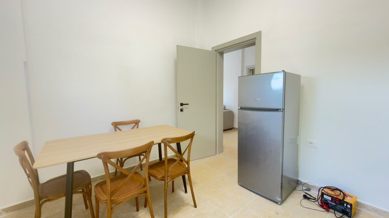 APARTAMENT 1+1 ME QIRA AFATGJATË PRANË FUSHES SË AVIACIONIT NË VLORË 4