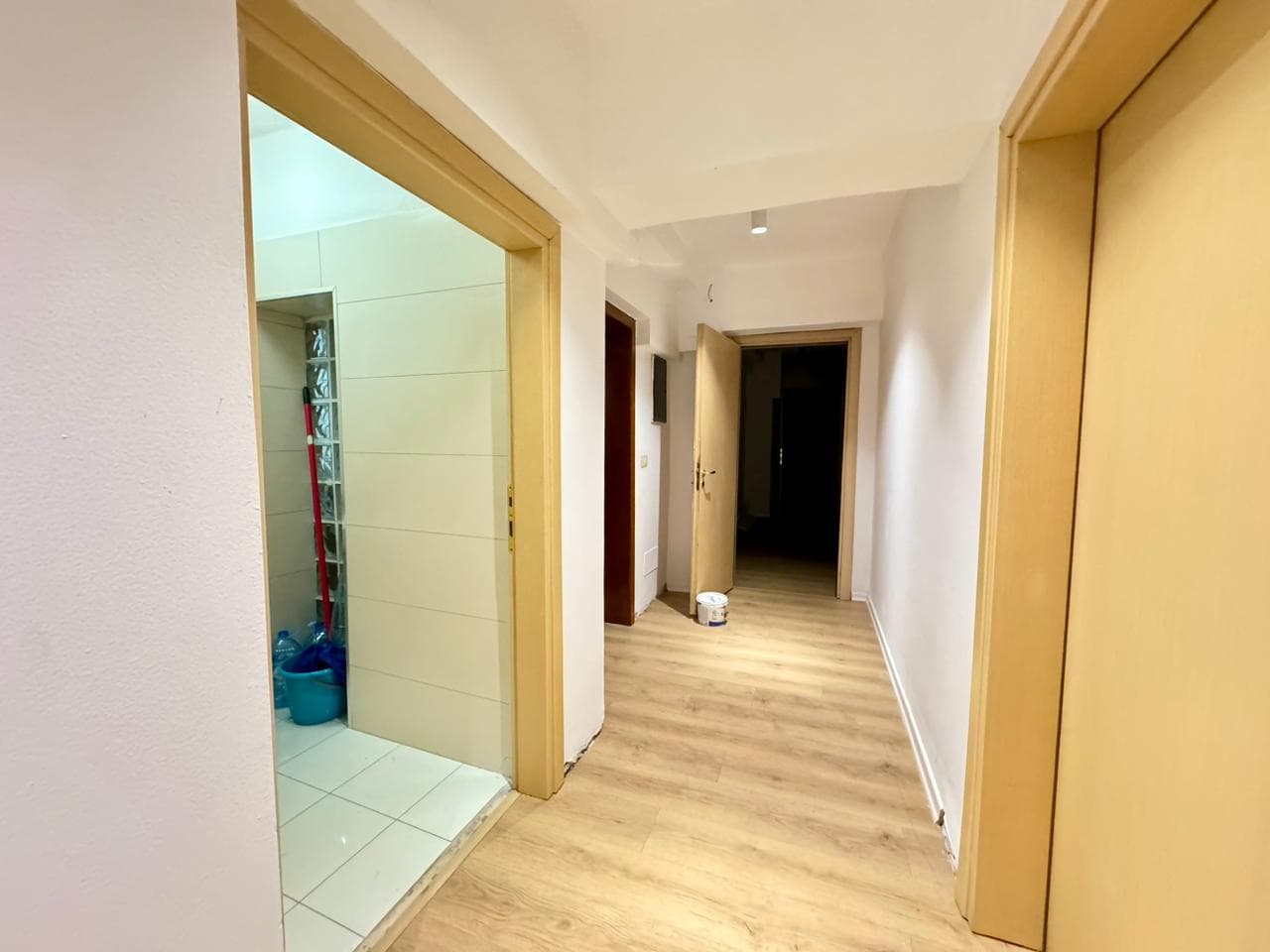 ZYRE MODERNE ME QERA NE QENDER TE TIRANES – 110M2 GATI PER BIZNESIN TUAJ! 3