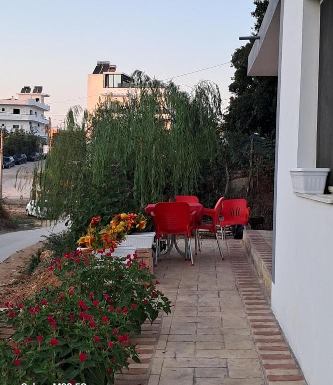 SHITET SHTEPI PRIVATE + TOKE NE KSAMIL, SARANDE 2