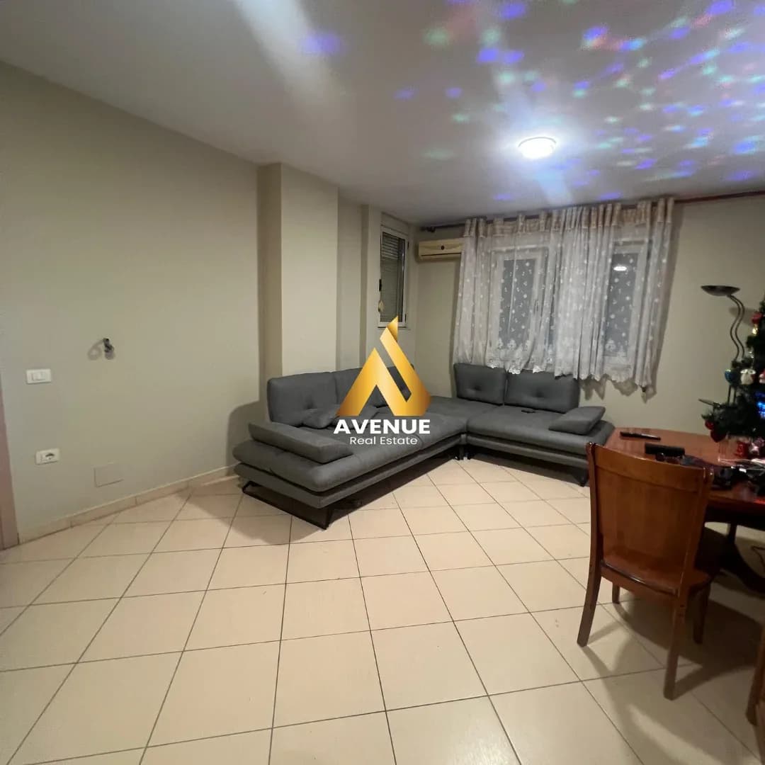 JEPET ME QERA 2+1+2 –ELEONORA