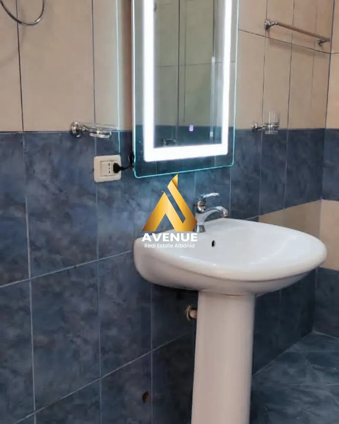 🏡 APARTAMENT 1+1 ME QIRA – RRUGA E KAVAJËS, TIRANË 2
