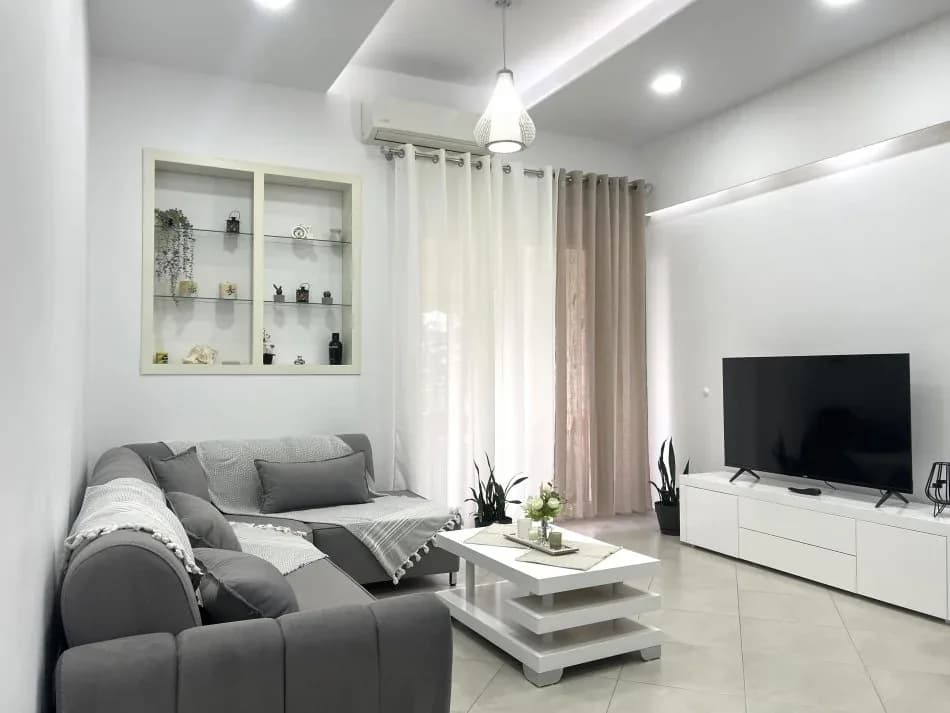 JEPET ME QERA APARTAMENT LUKSOZ 1+1 -KOPSHTI BOTANIK