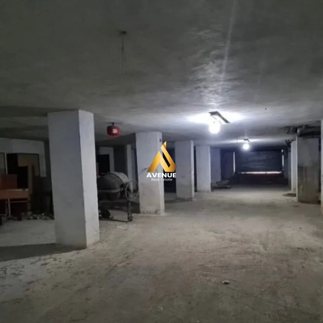 2 Poste Parkimi në Shitje – Rruga e Kavajës
