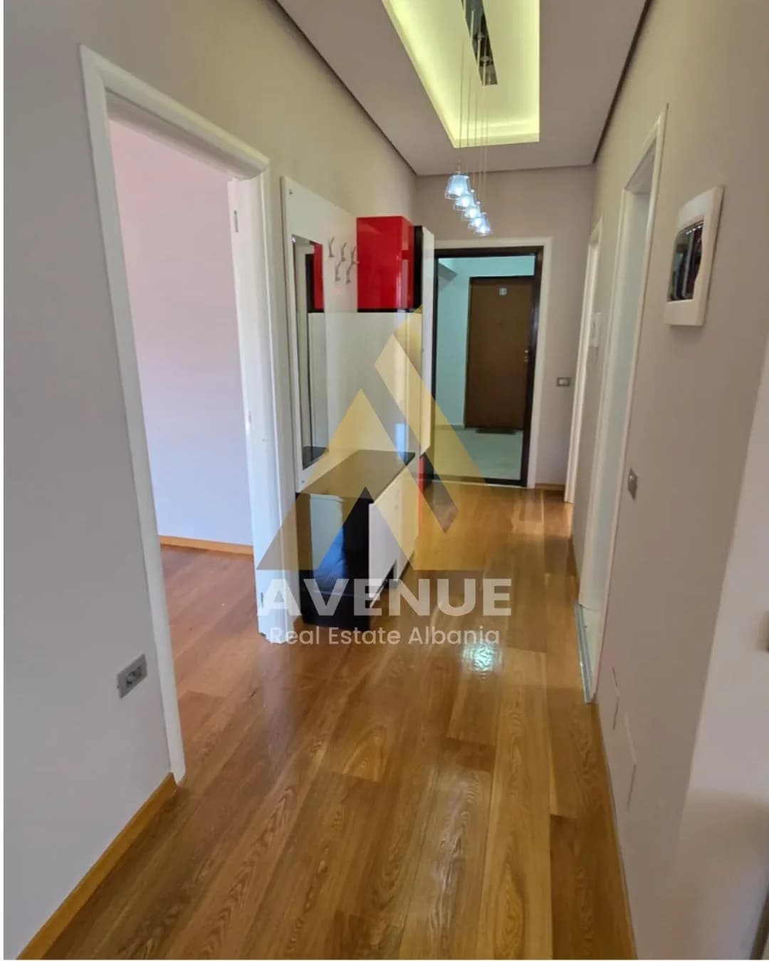 Shitet apartament 2+1 Liqeni i Thatë Tiranë