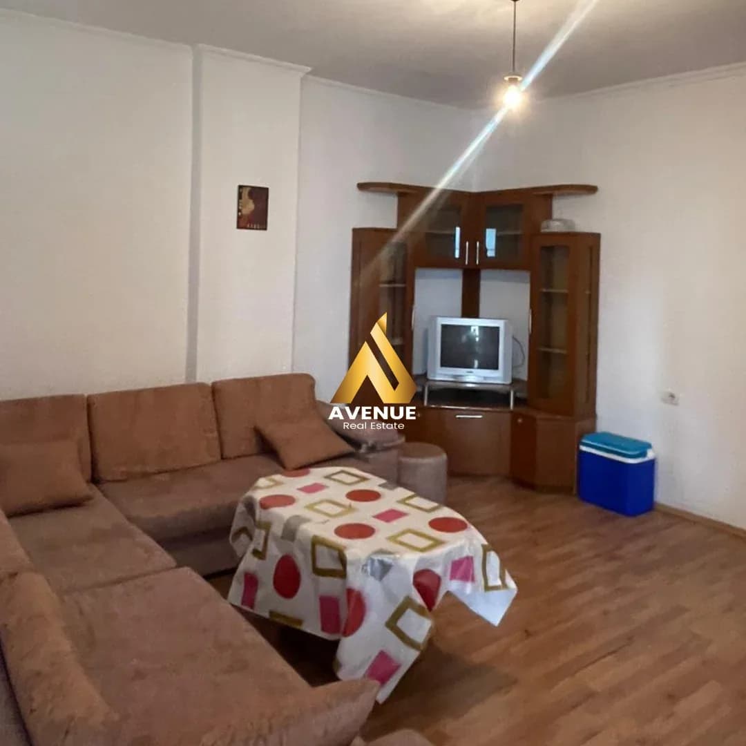APARTAMENT ME QIRA – PALLATI ME SHIGJETA